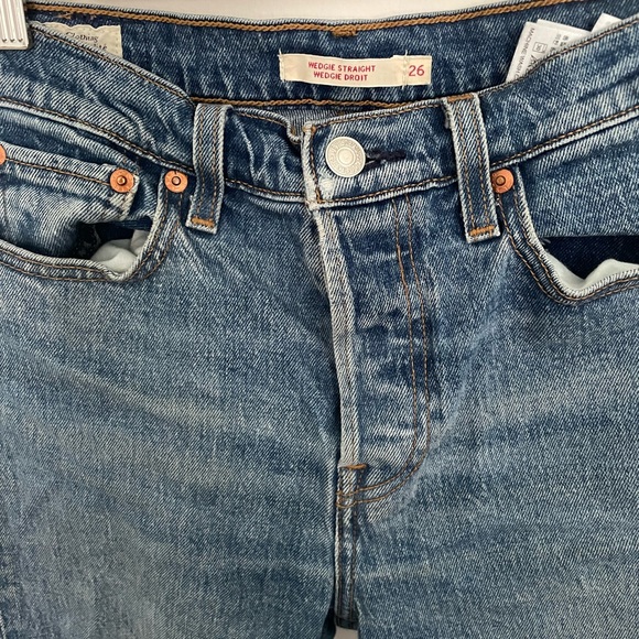 -SOLD-Aritzia Levi’s Wedgie Straight - Picture 3 of 4